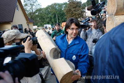 Андрей Малахов и Корнелия Манго взялись строить церковь