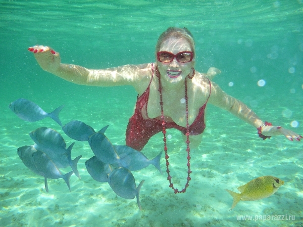 Лена Ленина ТОПЛЕСС под водой