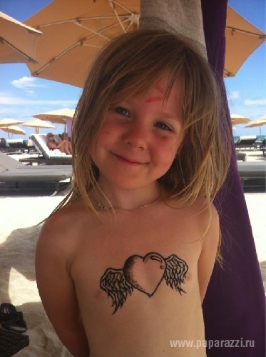 Маленькая дочь Глюкозы сделала себе первую татуировку
