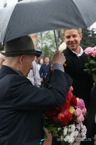 ХУДОЖНИК МАРИНА ЛИЗОРКИНА СОБРАЛА ЗВЕЗД, ЧТОБЫ ВМЕСТЕ ПОЗДРАВИТЬ ВЕТЕРАНОВ