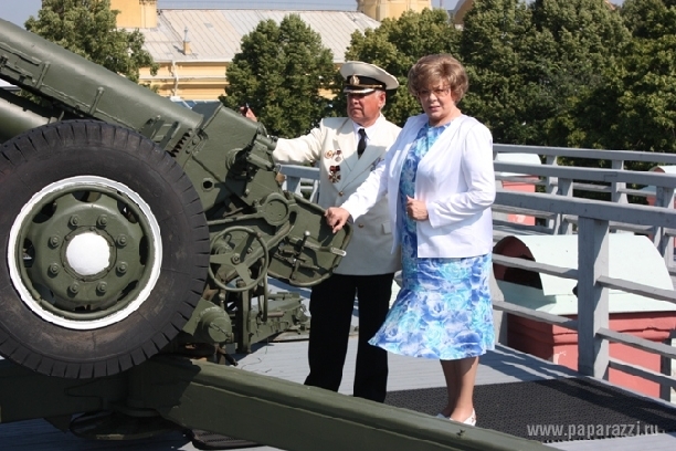 Эдита Пьеха начала отмечать юбилей выстрелом из пушки