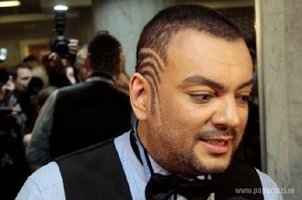 Филипп Киркоров будет носить шлем, что бы спасти свои волосы