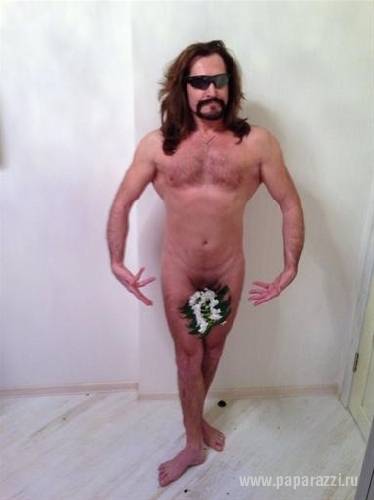 Никита Джигурда поздравил женщин голым