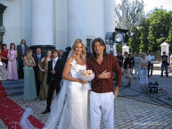 Виктория Лопырева выложила свое фото в свадебном платье