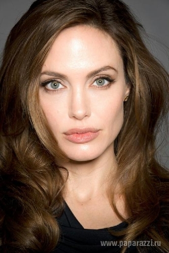 С Анджелины Джоли сняли обвинения в плагиате