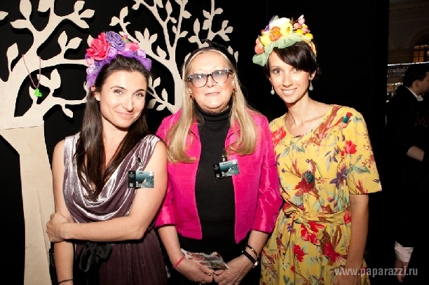 Актриса Анастасия Цветаева организовала девичник на Неделе Моды