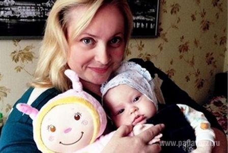 Дочка Светланы Пермяковой учится ходить