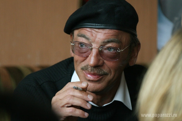 Михаил Боярский создает собственную партию курильщиков