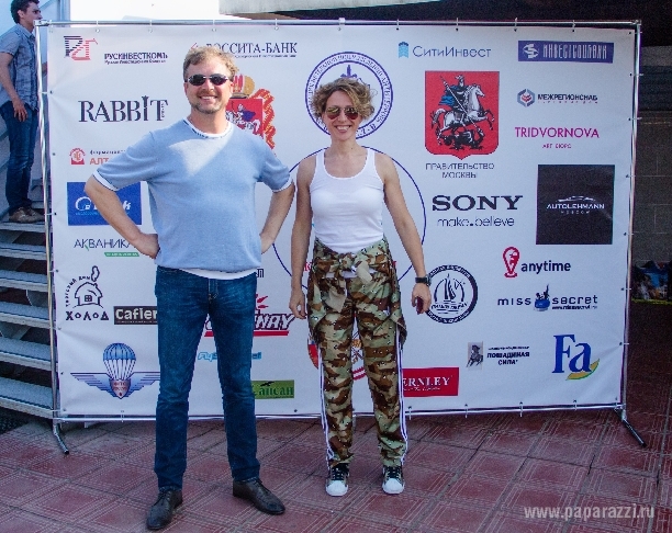 Яна Чурикова и Валдис Пельш поздравили парашютисток с рекордом!