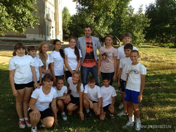 Надежда Гуськова сделала подарки детской команде баскетболистов