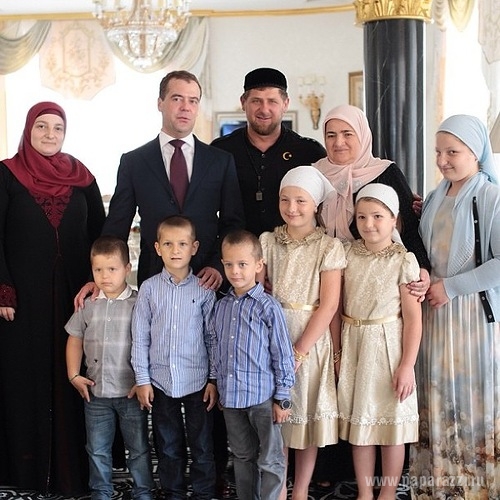 Алсу с мужем появились на праздновании дня рождения жены Рамзана Кадырова