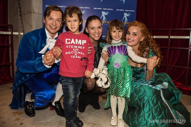 День открытых дверей мюзикла «Русалочка» посетили звезды с детьми 