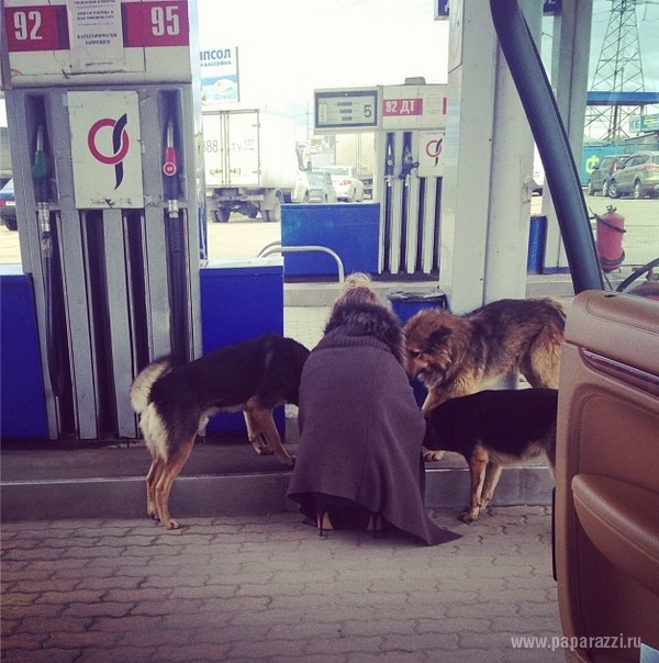 Виктория Боня бегает без нижнего белья