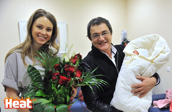 Дмитрий Дибров впервые показал своего новорожденного сына