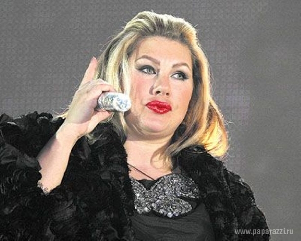 Ева Польна напала на официанта