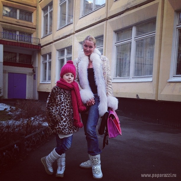 Анастасия Волочкова с детства приучает дочку Аришу к красивой жизни