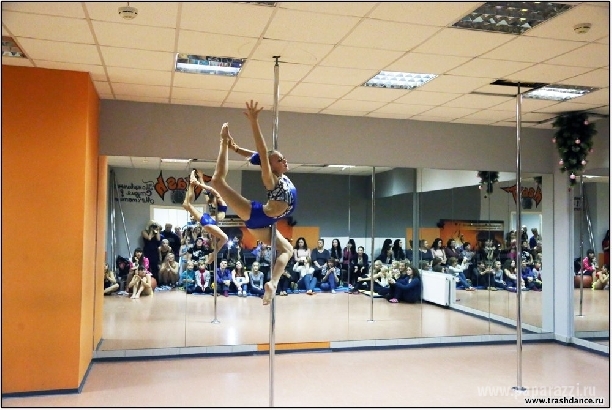 11-летняя Ольга Трифонова заслужила звание "Мисс Pole-Dance" и обошла всех на "Минута Славы"