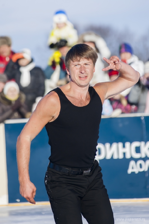 Алексей Ягудин разделся на подмосковном катке Алексей Ягудин разделся на подмосковном катке