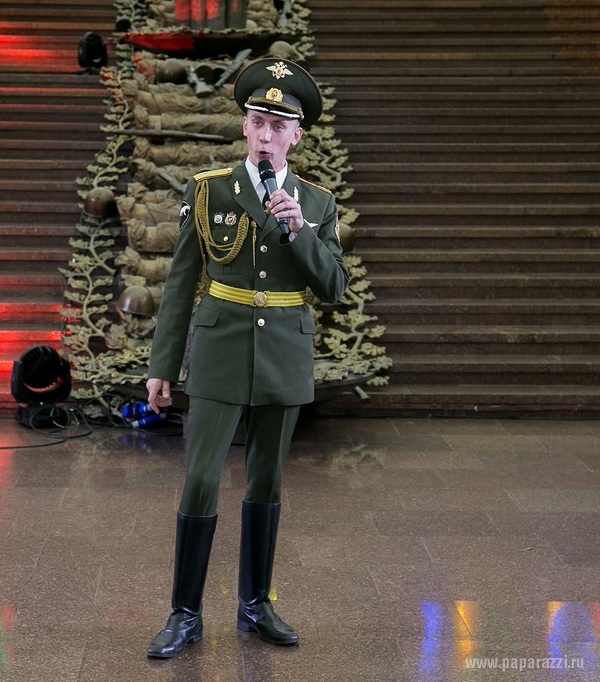 Иосиф Кобзон и Роман Втюрин поздравили ветеранов с Днем Победы