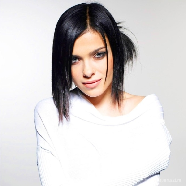 Елена Темникова оставила SEREBRO