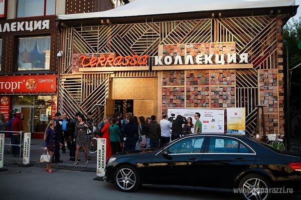 Ресторан "Чайхана Коллекция" устроил для своих звездных гостей незабываемое шоу Ресторан "Чайхана Коллекция" устроил для своих звездных гостей незабываемое шоу
