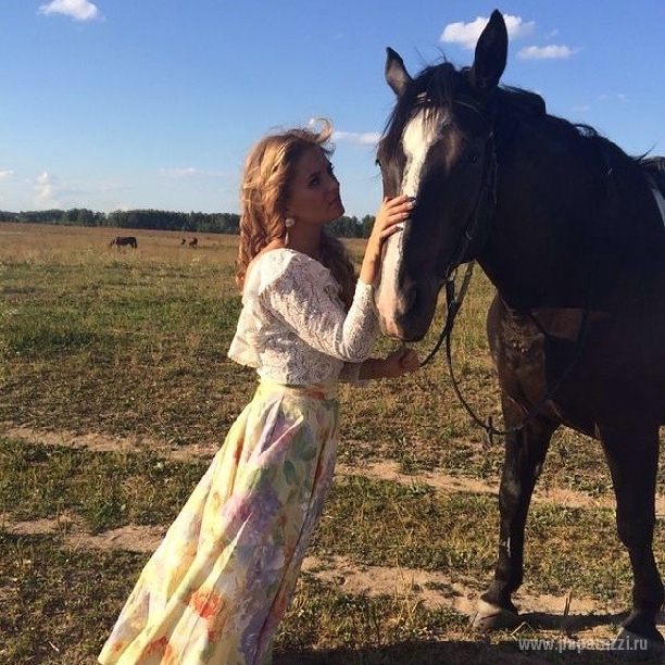 Анна Шульгина затмила красотой свою маму Валерию