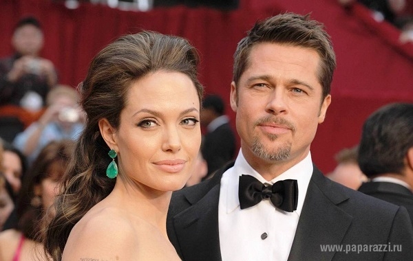Анджелина Джоли отменила свадьбу с Брэдом Питтом