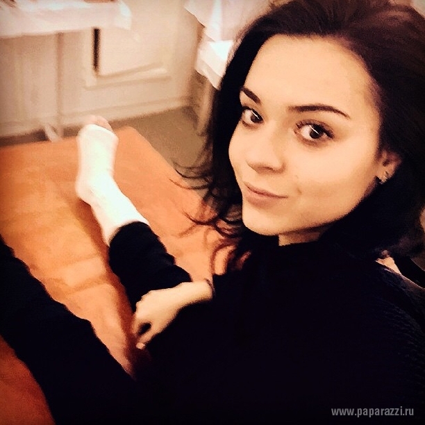 Аделина Сотникова не сняла гипс, но вернулась на лед