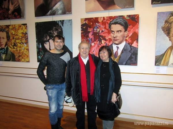 Знаменитости собрались на выставке "Живописный век" в Париже