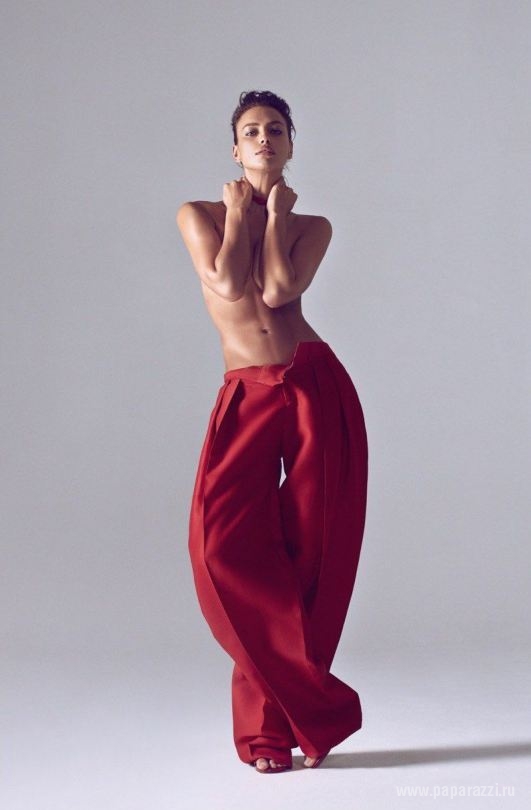 Ирина Шейк обнажилась для китайского Harper's Bazaar