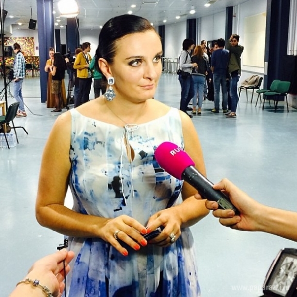 Елена Ваенга "наехала" на поклонницу 