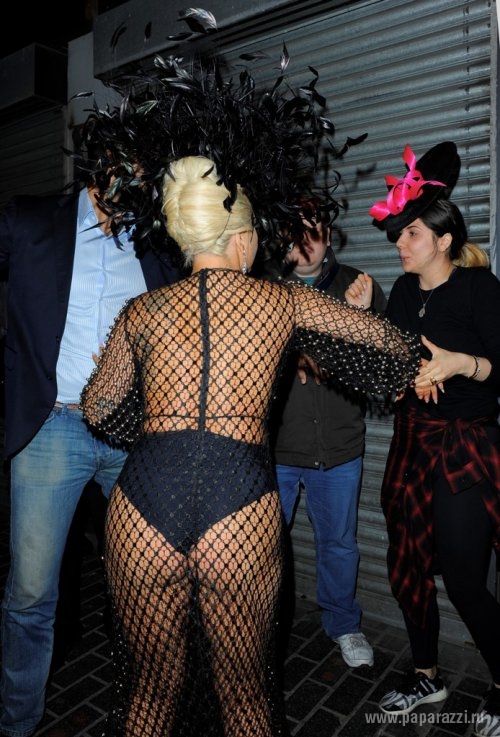 Леди Гага шокировала своим предсвадебным нарядом