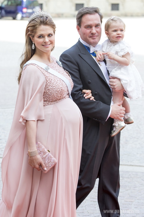В сеть попало фото новорожденного ребенка принцессы Швеции Мадлен 