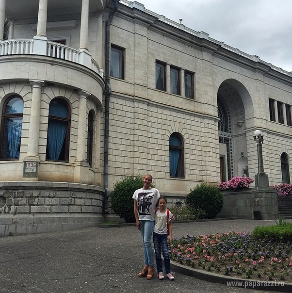 Анастасия Волочкова стала пионеркой в Крыму
