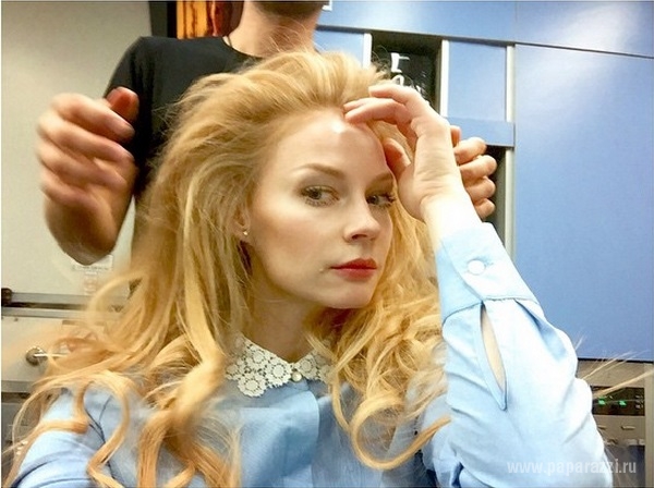 Светлана Ходченкова готовится стать матерью без отрыва от работы