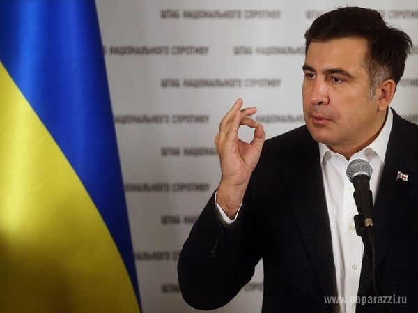Саакашвили предложил Макаревичу и Земфире выступить с концертом на Украине