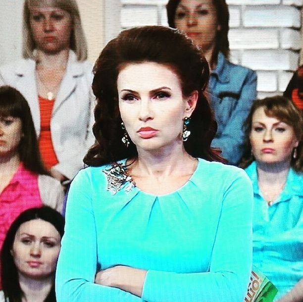 Эвелина Бледанс удивила необычным нарядом