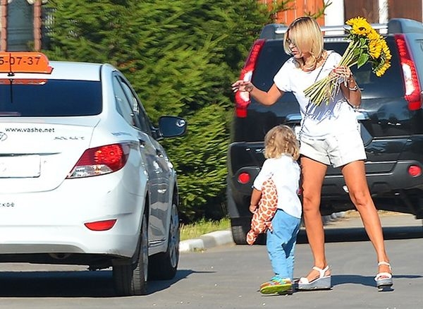 Марат Башаров отметил день рождения с самыми близкими людьми: бывшей женой и новой любовницей Марат Башаров отметил день рождения с самыми близкими людьми: бывшей женой и новой любовницей