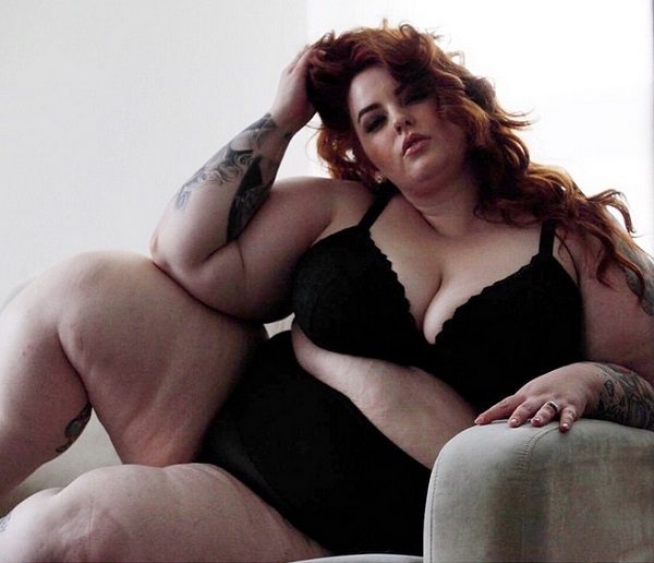 Фото дня: Модель Тесс Холлидей, имеющая вес 155 кг сфотографировалась обнаженной