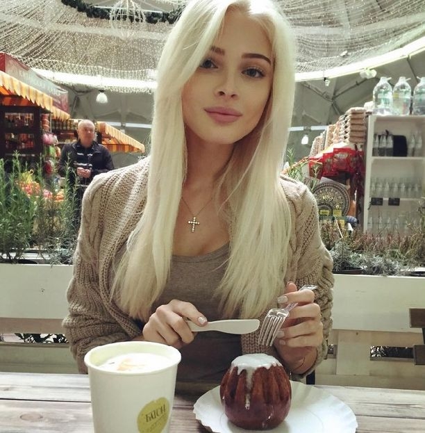 Алена Шишкова выложила жуткое видео издевательства над собственным телом