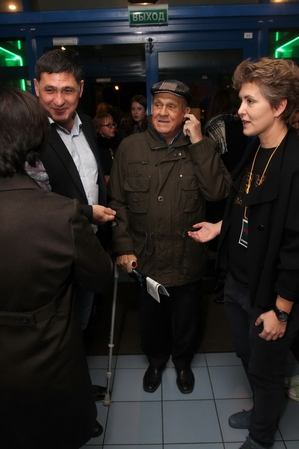 Владимир Меньшов не может избавиться от костылей