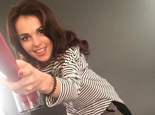 Сати Казанова сообщила поклонникам о скорой свадьбе Сати Казанова сообщила поклонникам о скорой свадьбе