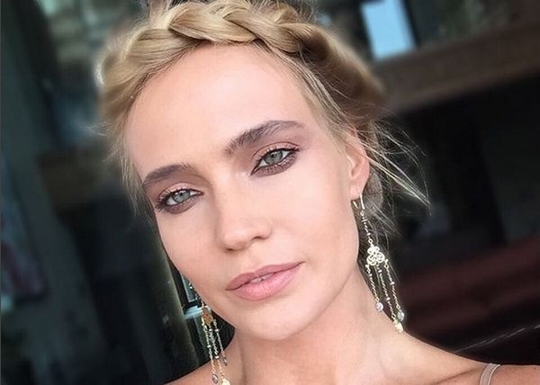 Глюкоза (Наташа Ионова) впервые привела своих дочек на бал дебютанток Tatler