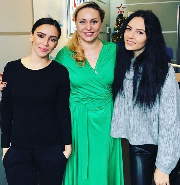 Ольга Серябкина удивила неудачным макияжем на студии Русского радио