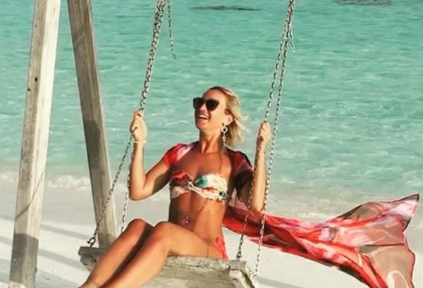 Ольга Бузова порадовала поклонников эротической фотографией Ольга Бузова порадовала поклонников эротической фотографией