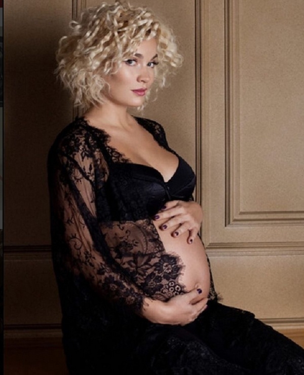 Юлия Костюшкина устроила для новорожденного сына первую профессиональную фотосессию и показала фото