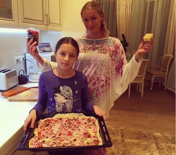 Анастасия Волочкова сделала себе татуировку