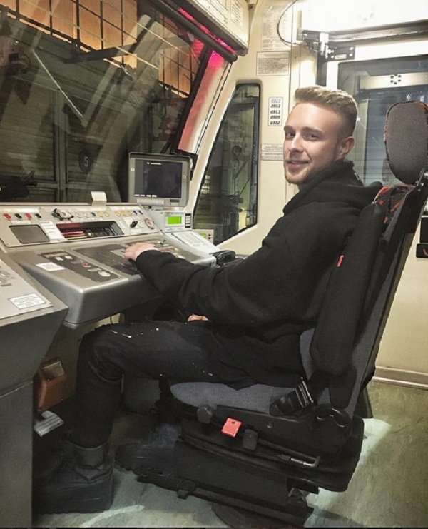 Егор Крид устроил концерт прямо в московском метро