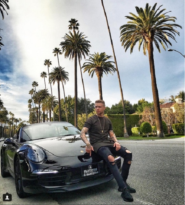 Егор Крид устроил концерт прямо в московском метро