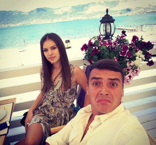 Александра Артемова похвасталась шикарным подарком от Евгения Кузина